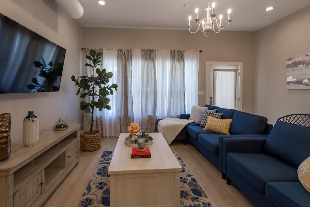 Fountain Square House | Indianapolis Chic Extravagant Brand New Home!