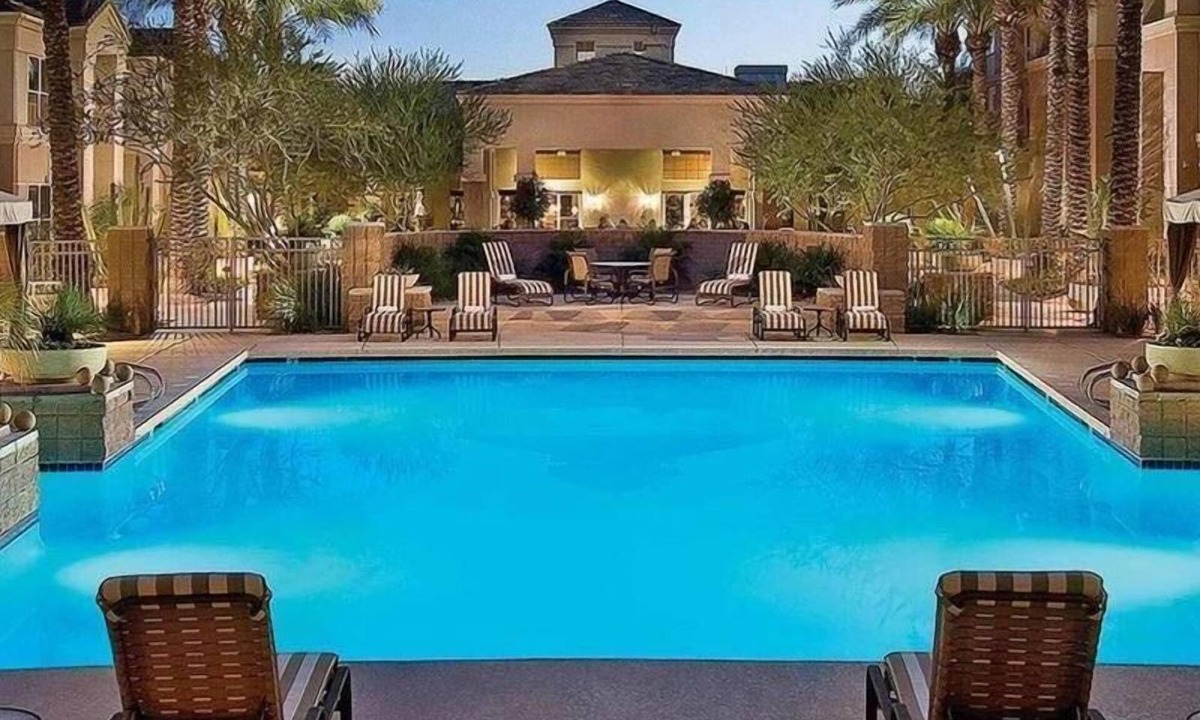 Gainey Village Villas Hotel | Indulge in Home Like Comfort! Short Drive to Desert Botanical Gardens, w/Pool!