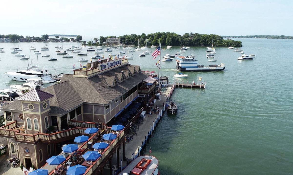 Put-in-Bay Hotel | Island Club Rentals