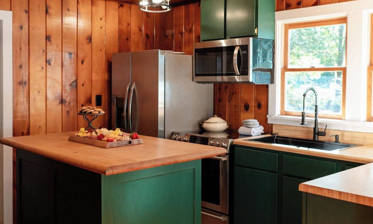 Oden House | Island view Lake Cottage on Crooked Lake, best views!