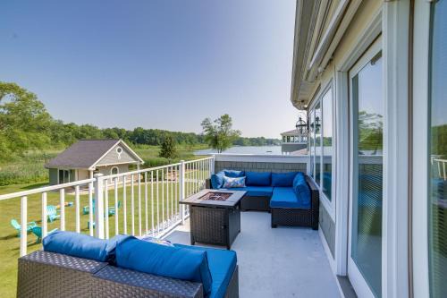 Horton House | Jackson Lakefront Getaway w/Balcony, Dock Access