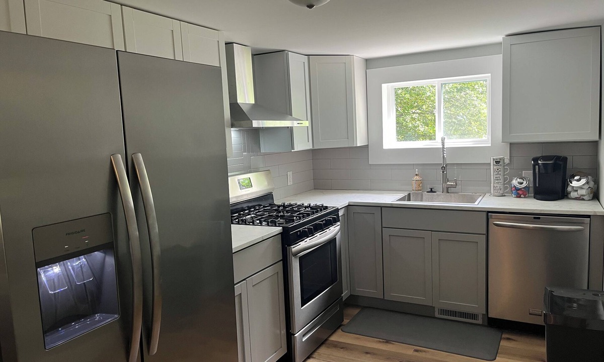 Trowbridge Park House | January Discount! 2BR-2Bath home conveniently located in Marquette.