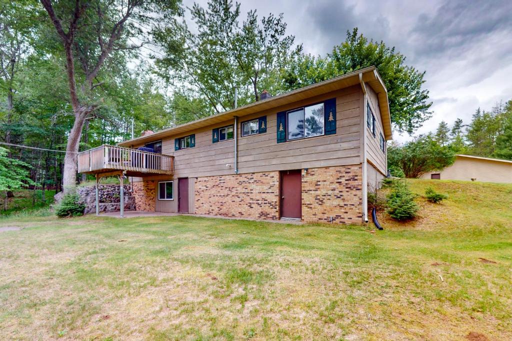 Arbor Vitae House | Johnson Lake Retreat