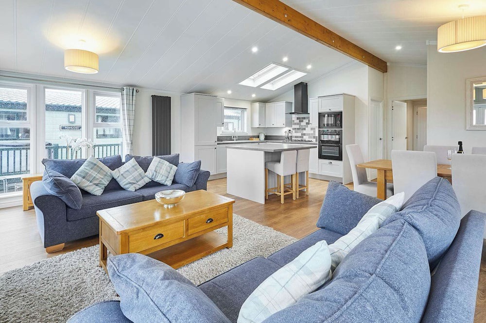 Low Gate Ski Chalet | Juniper Deluxe Lodge