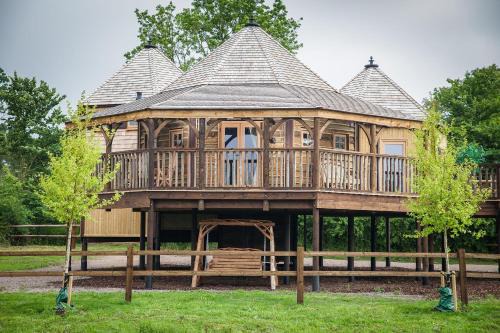Devizes House | King Arthurs Willow