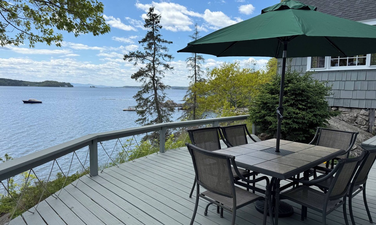 Herricks Cottage | KING'S LANDING ON EGGEMOGGIN REACH