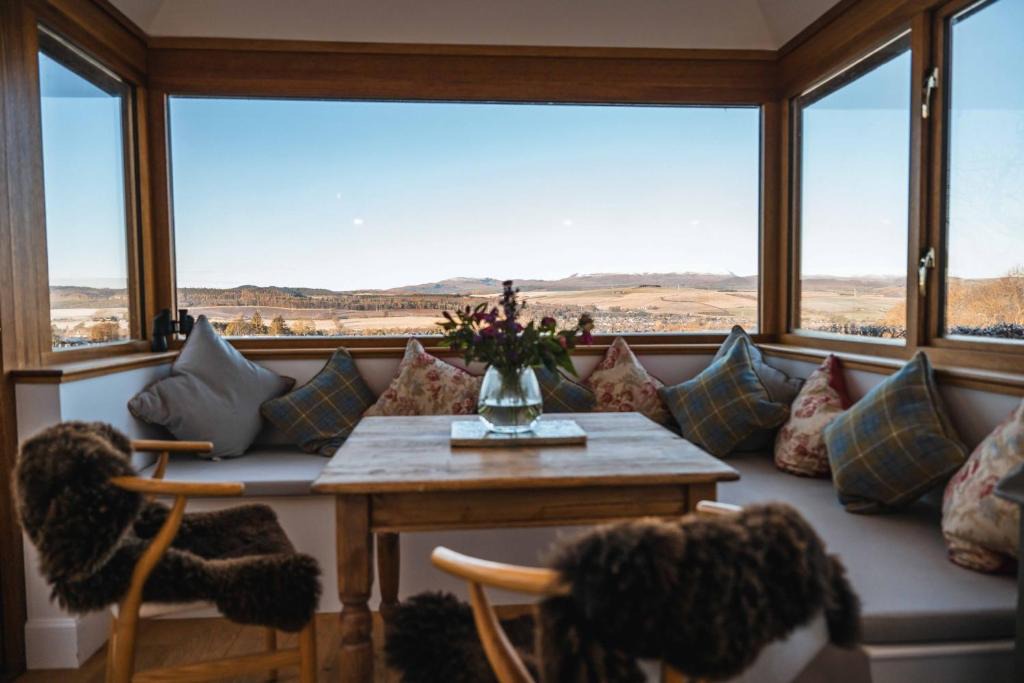 Conon Bridge House | Kinkell Cottage