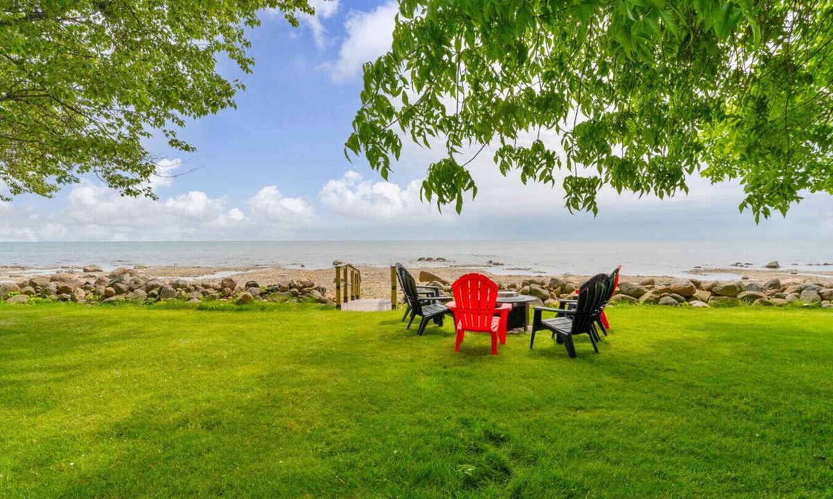 Port Hope Apartment | Knot a Care - Lakefront Living with Great Views!