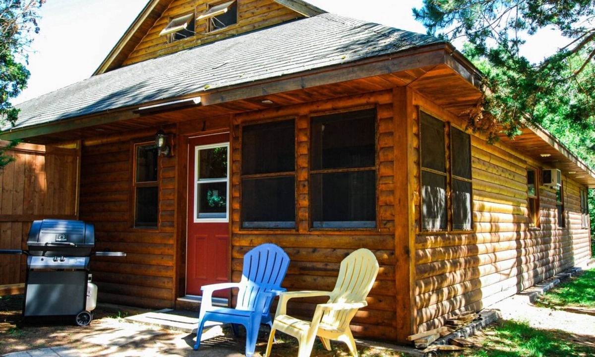 Saint Louis de Kent Hotel | Kouch Chalets