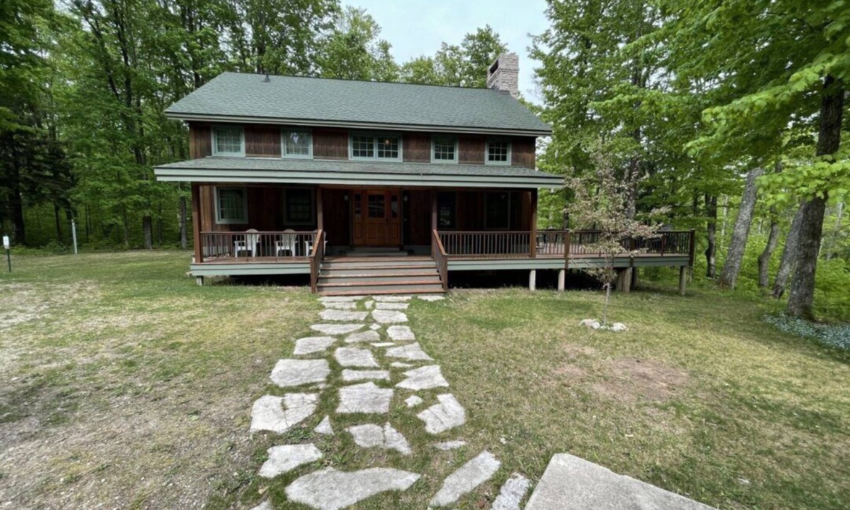 Wetmore House | La Casita (Wetmore, Mi)- Waterfront, near Munising, Pictured Rocks