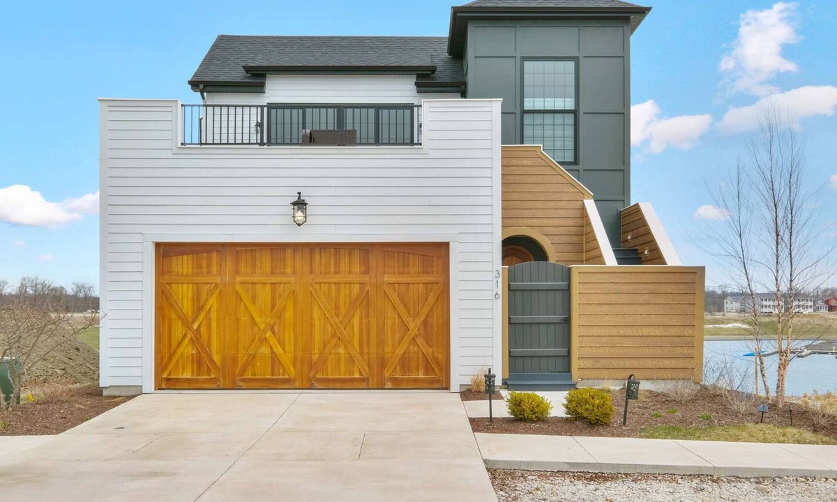 Ottawa House | La Dolce Vita | Pinnacle Pointe Neighborhood