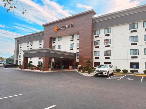 Mason Hotel | La Quinta by Wyndham Cincinnati NE - Mason