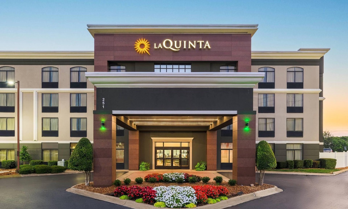 Clarksville Hotel | La Quinta Inn & Suites by Wyndham Clarksville