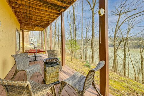 Bronston House | Lake Cumberland Log Cabin Near 3 Boat Ramps