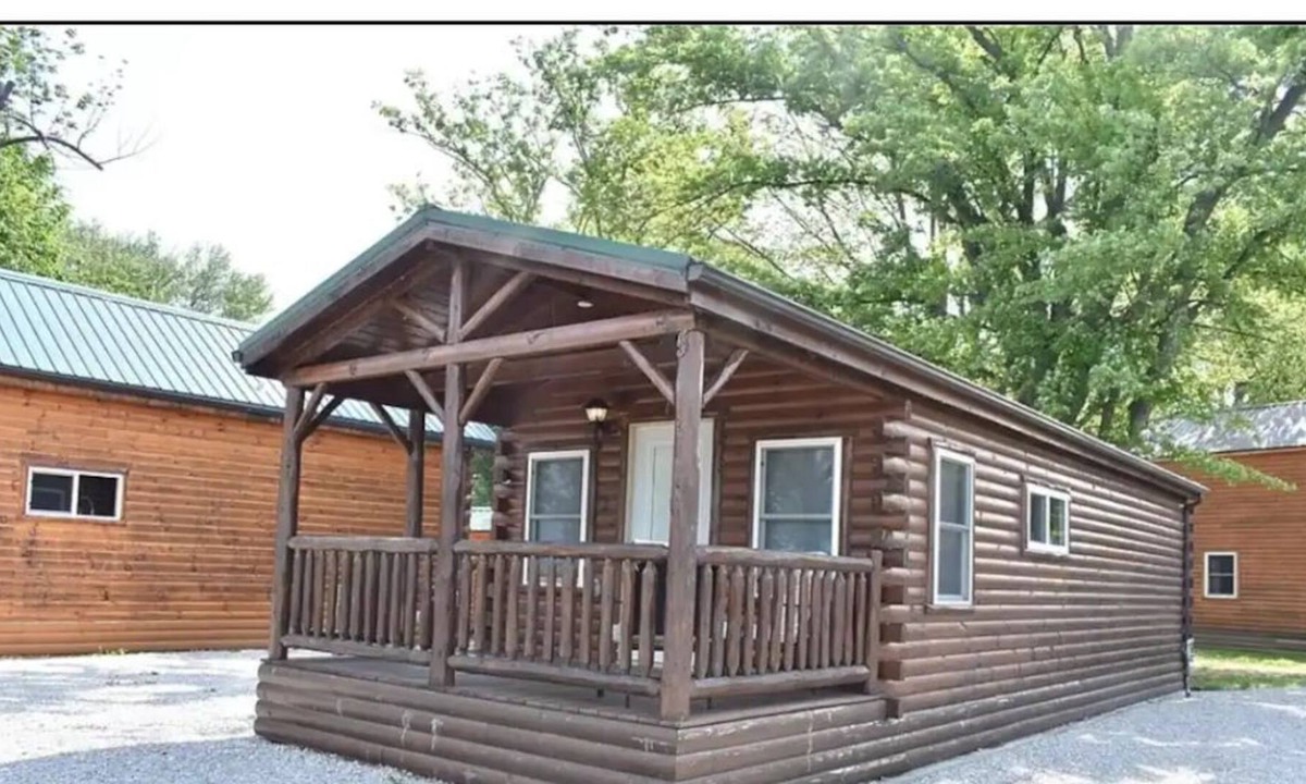 Ashtabula Cabin | Lake Escape - Lovely Little Lakeview Cabin