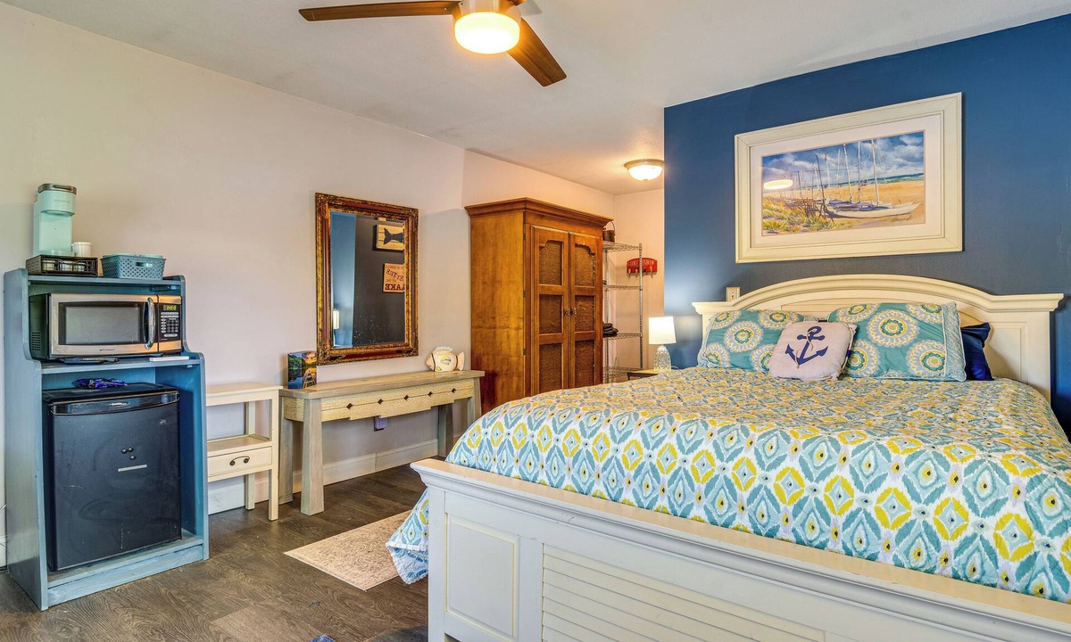 Monticello Apartment | Lake Freeman Retreat w/ Deck and Fire Pit!