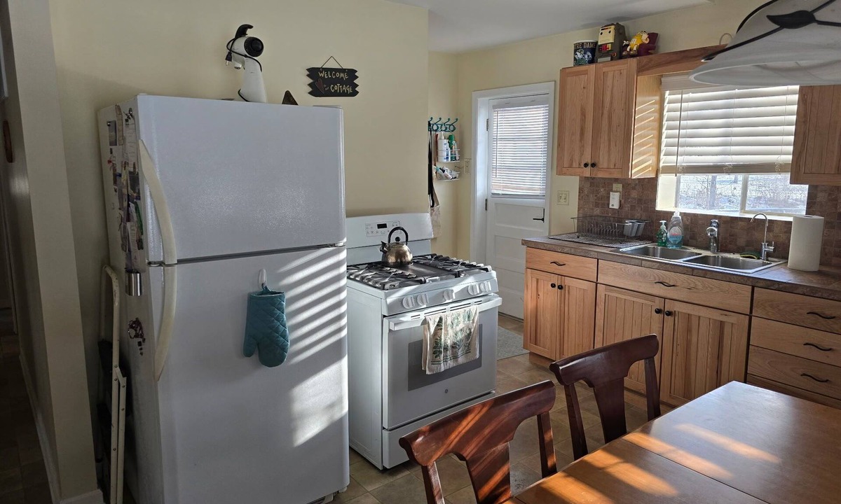 Laurelville Cottage | Lake Front Country Cottage