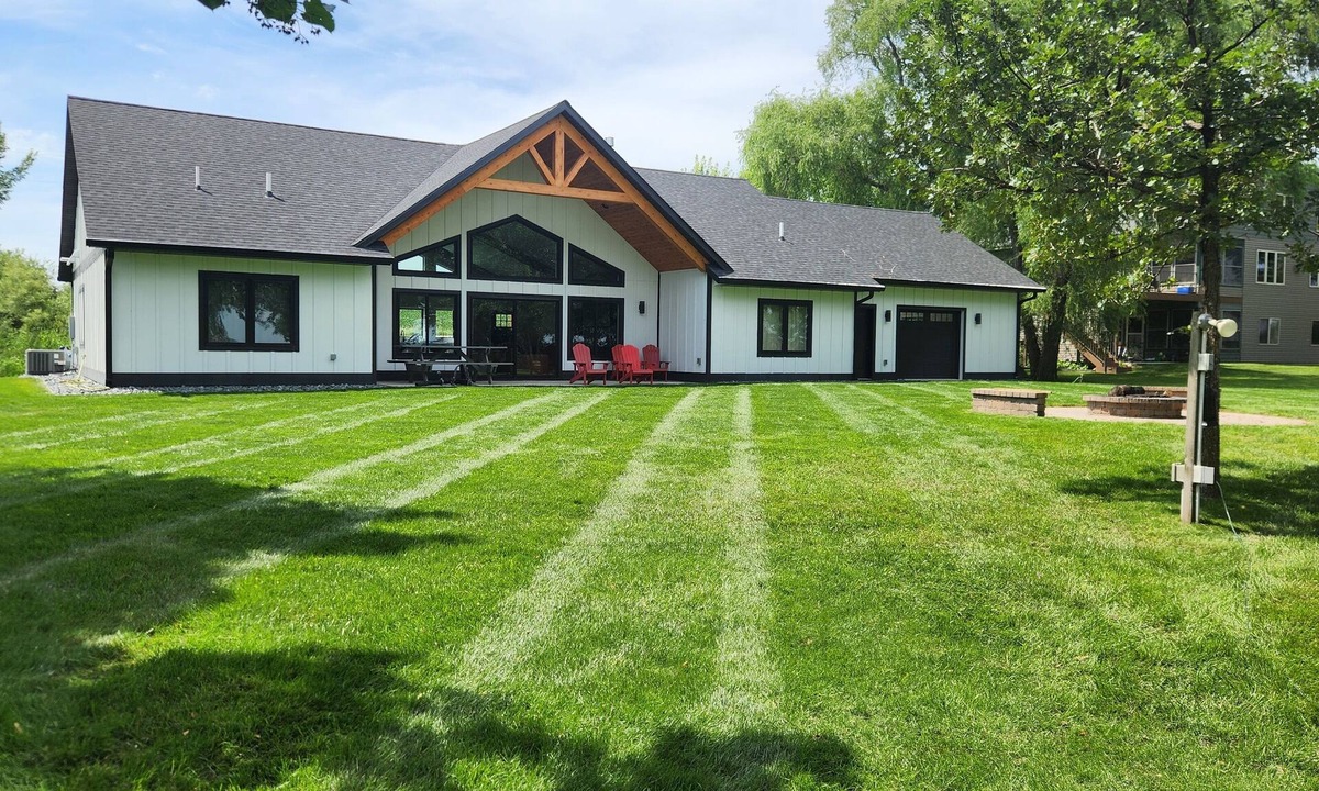 Alexandria Cabin | Lake Life on Lake Ida! Sandbar, Dock, Pontoon & Firepit, All-Season Fun