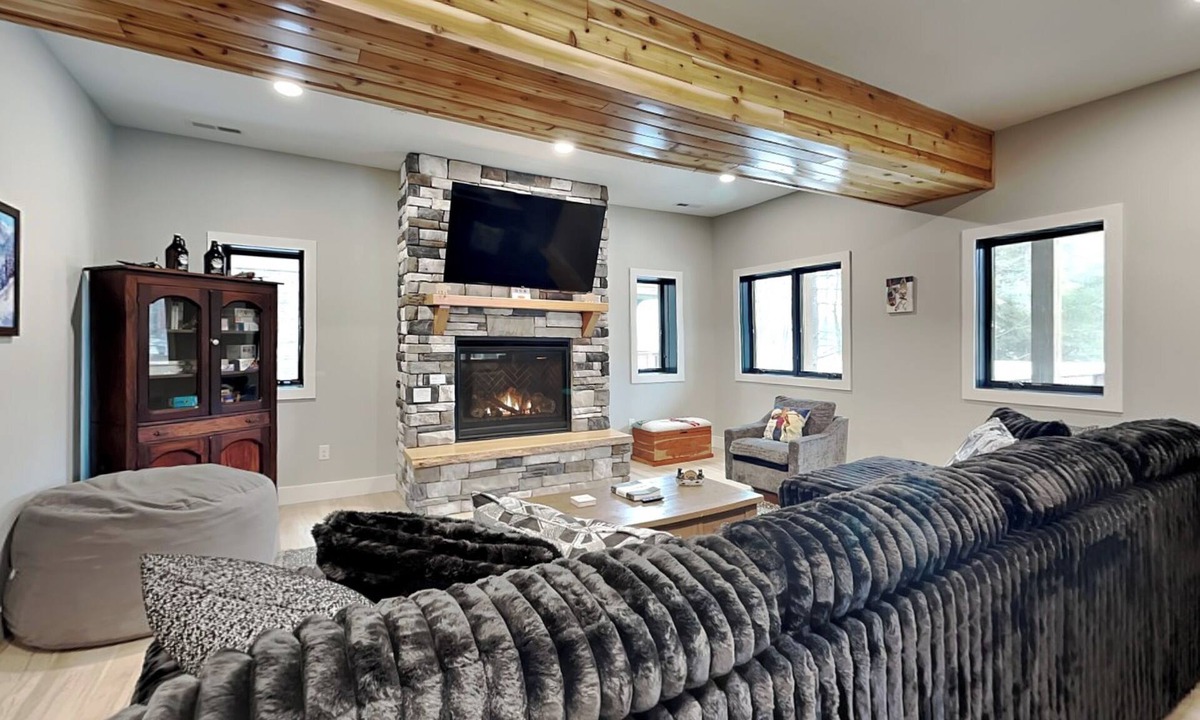 McHenry House | Lake Love | Luxe Lakefront Living, Hot Tub, Dock