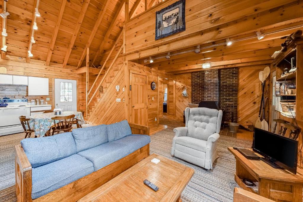 Wayne House | Lake View Cottage