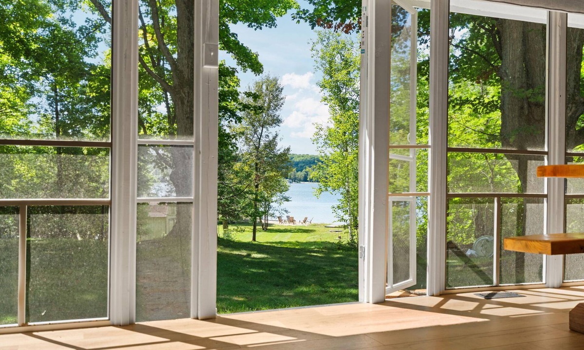 Central Lake Cabin | [Lakefront Cabin] w/sandy private beach, docks, kayaks, sunsets