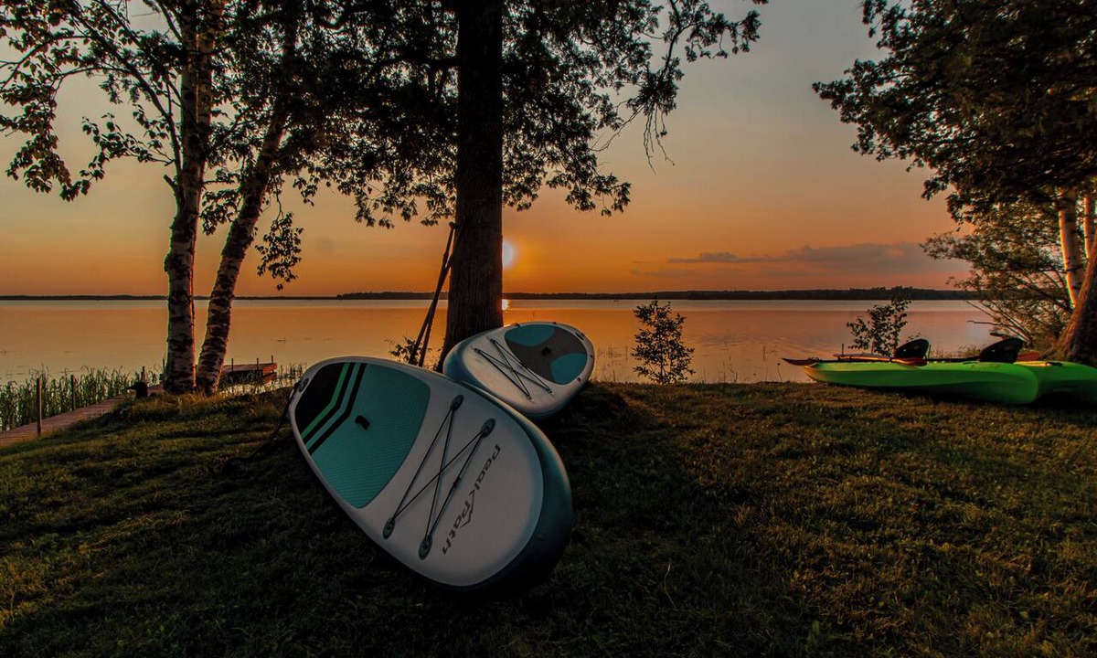Saginaw Cabin | Lakefront Cabin with Hot tub, Sauna, Kayaks