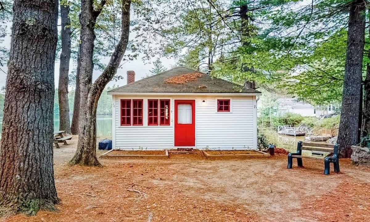 Raymond Cottage | Lakefront cabin with private dock, 2 kayaks & panoramic views