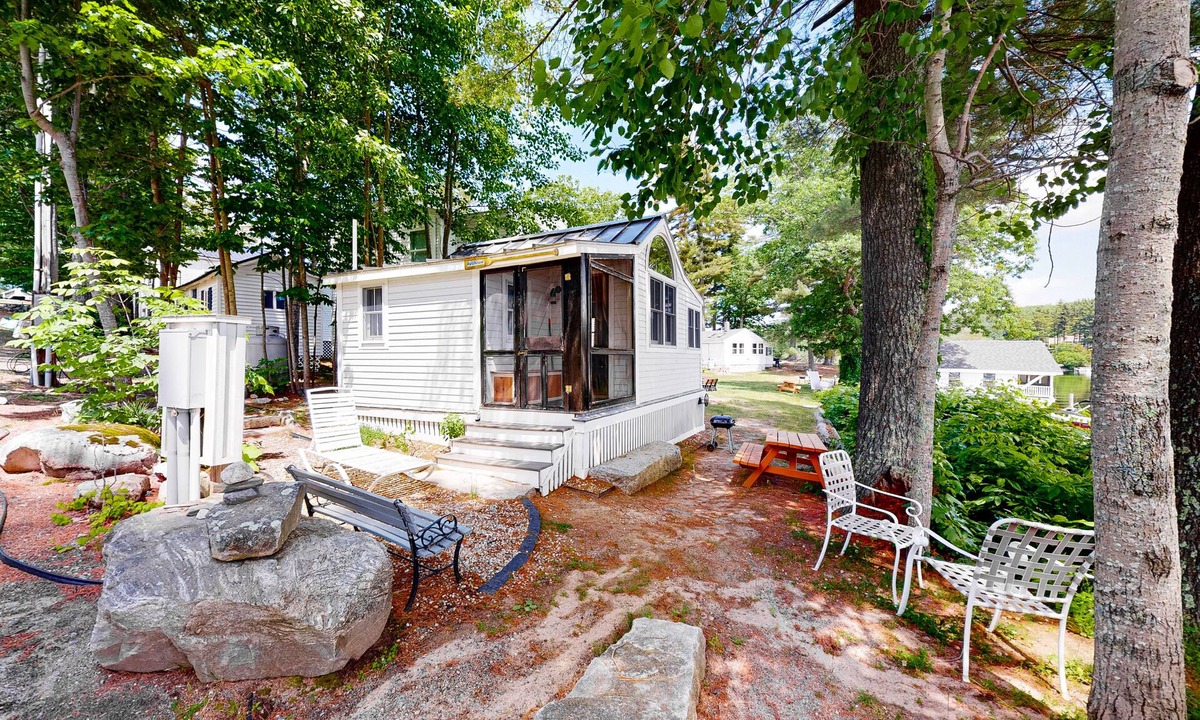 Windham Cottage | Lakefront cabin with shared firepit & access to Sebago Lake