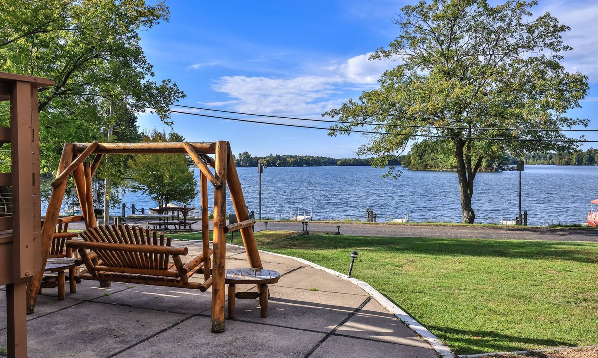 Minocqua Condo | Lakefront condo right downtown Minocqua, perfect couples retreat!