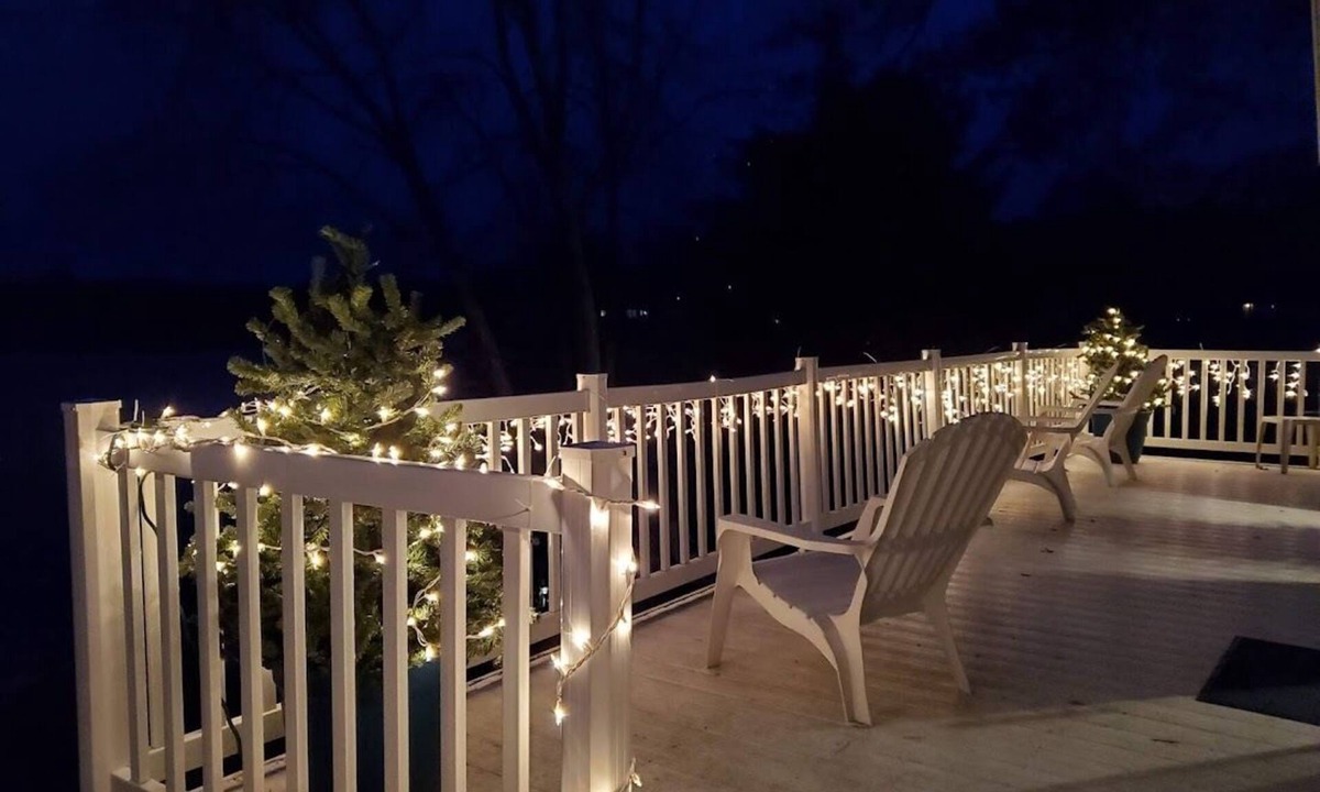 Mears House | Lakefront Cottage boat rental available