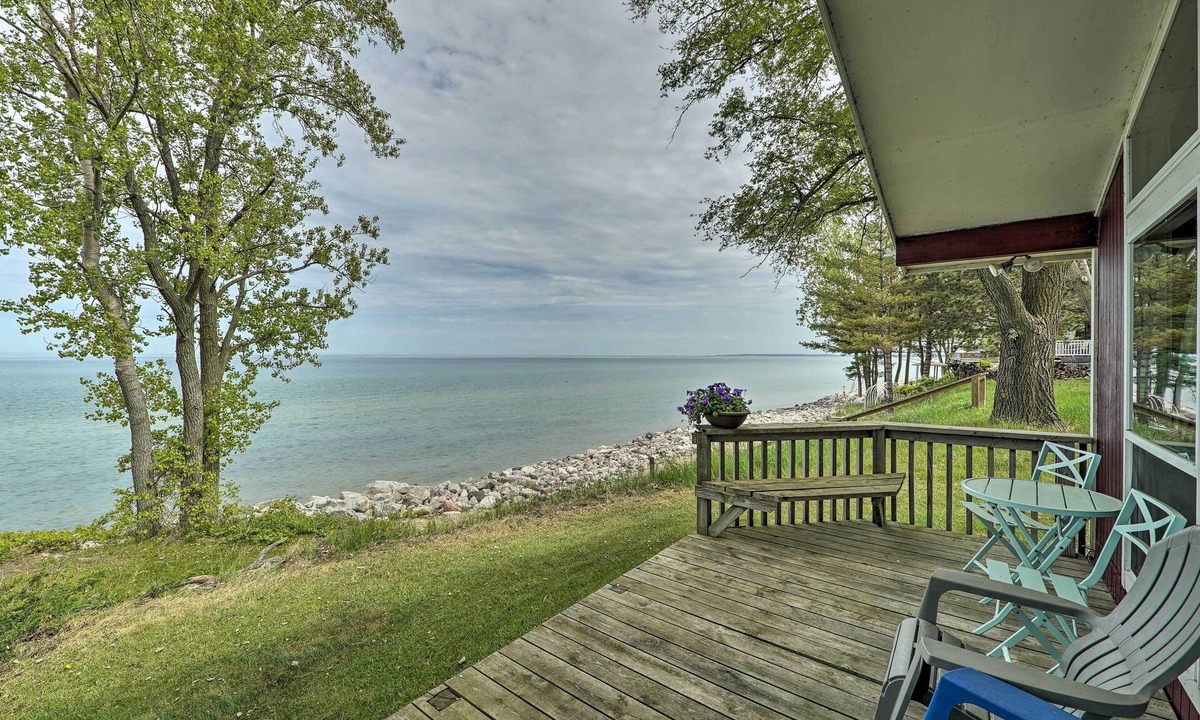 Mears Cottage | Lakefront Cottage Near Wineries + State Parks!