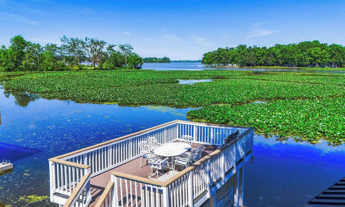 Saint Johns House | Lakefront Escape on Indian Lake