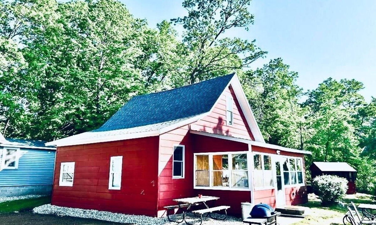 Alexandria Cabin | Lakefront Heritage Cabin on Lake Victoria – Steps from the Water!