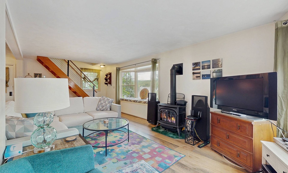Town of Jerusalem House | Lakefront home with private deck, kayak - beautiful sunsets