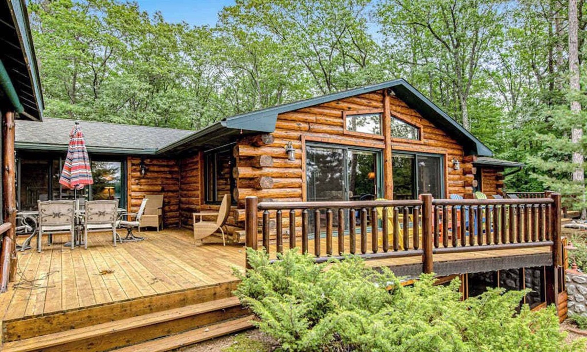 Lac du Flambeau House | Lakefront log cabin on 3.5 acres with dock, gazebo & sunset views - dog-friendly