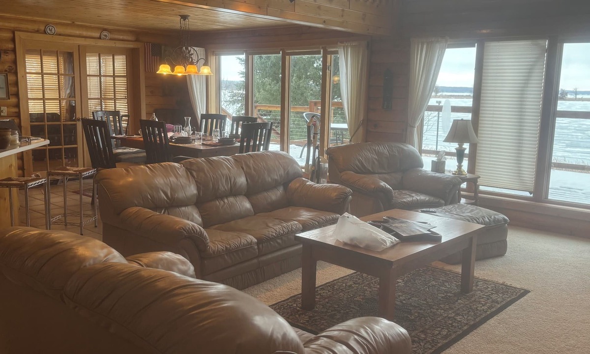 Walker Cabin | Lakefront Log Home on Leech Lake Sleeps 11