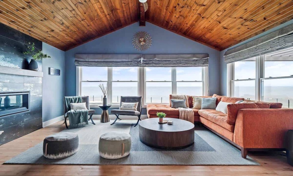 Avon Lake House | Lakefront Luxury-Kayaks-3 Bed-3 Full Bath-Sleeps 6