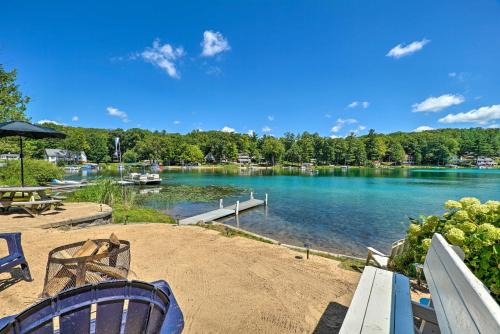Newaygo House | Lakefront Newaygo Home - Private Dock, Kayaks
