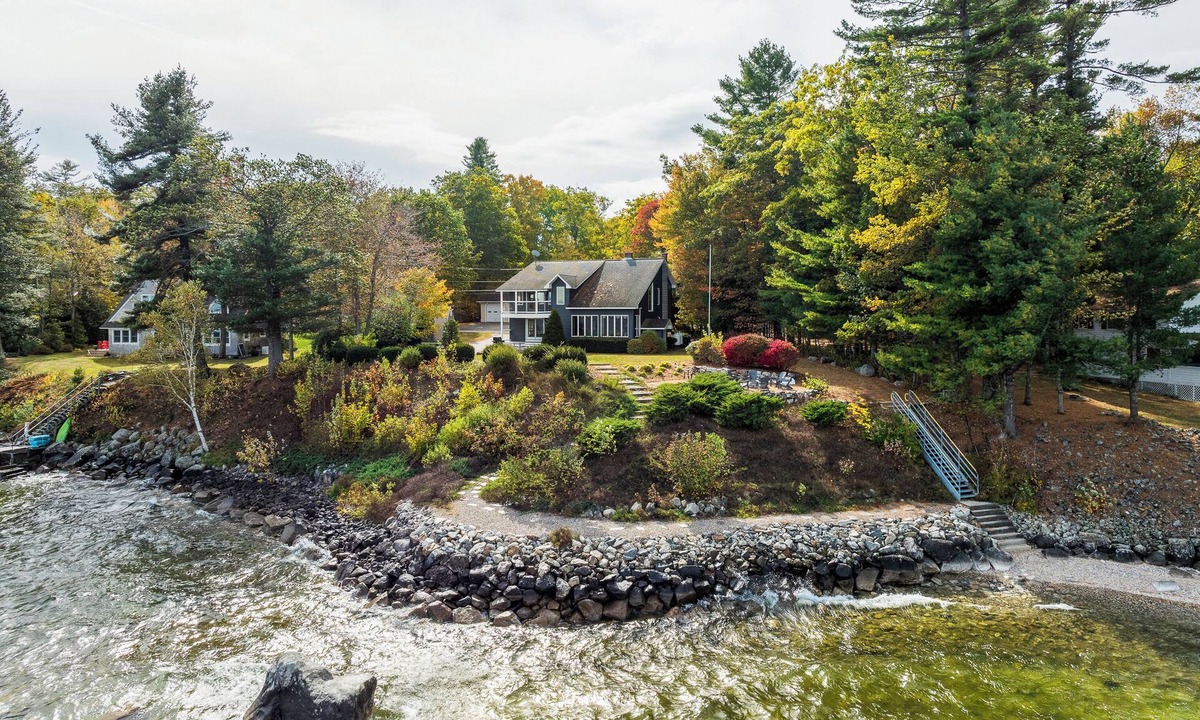 Standish House | Lakefront on Sebago Sleeps 10 & Beautiful Views