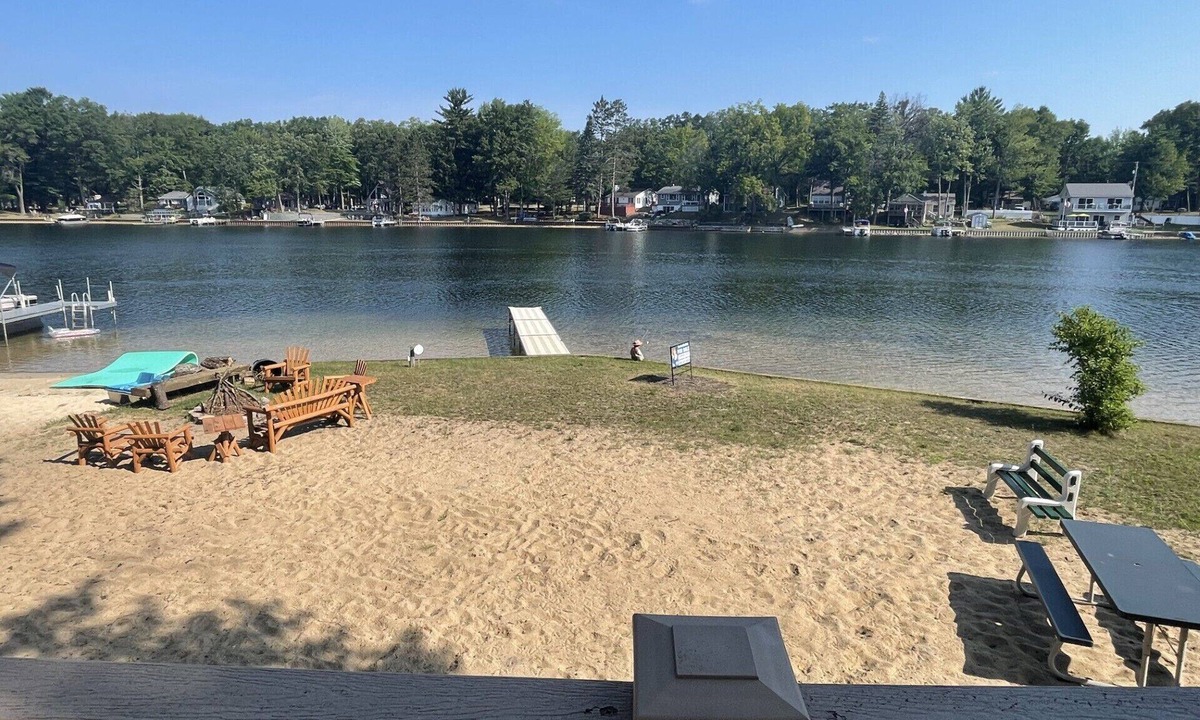Lake George House | LakeFront Vacation Getaway on Stunning Lake George-Great for week/weekend stay