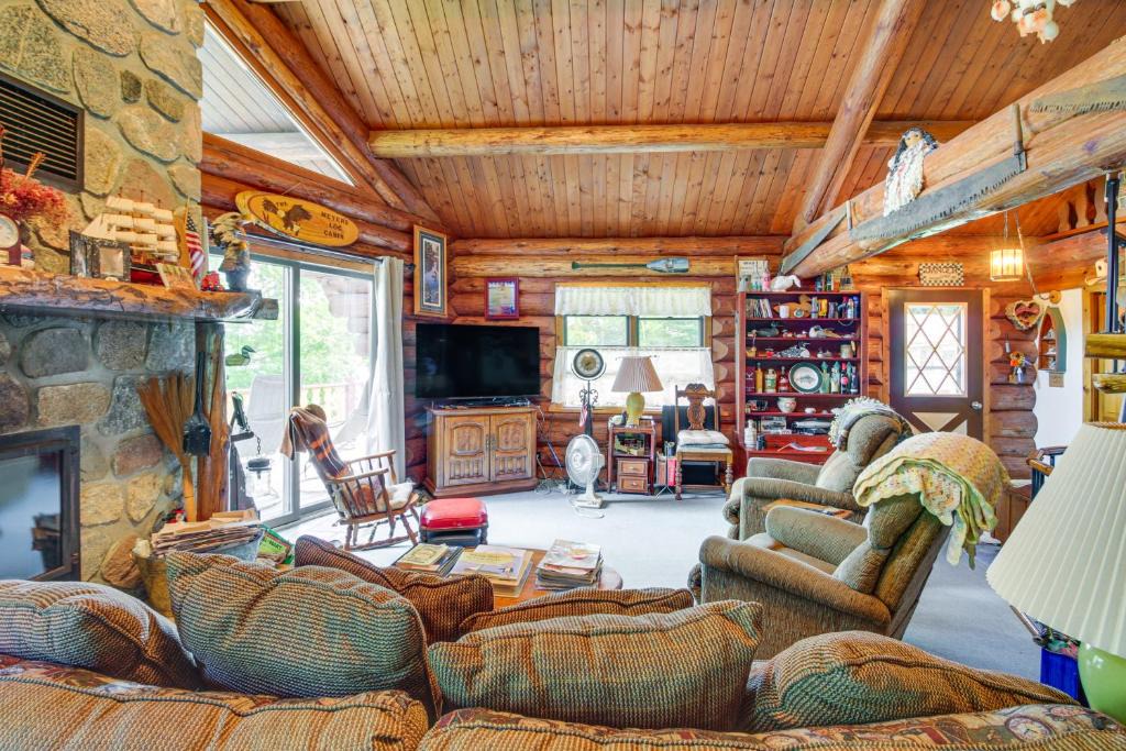 Rogers Township House | Lakefront Winter Retreat in Remer w/Fire Pit!
