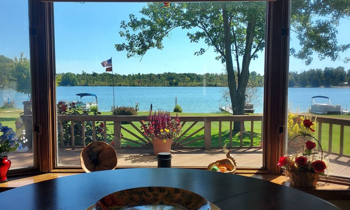 Trufant House | Lakehouse on Muskellunge Lake