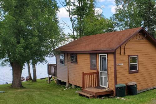 Ray House | Lakeside 1 Bedroom Bear Paw Cabin On Kab
