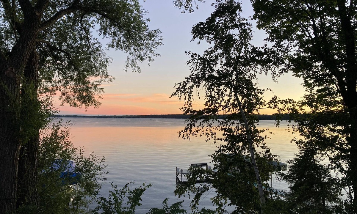 Crandon Cottage | Lakeside Bliss: Your Ultimate Escape on Lake Metonga in Crandon, Wisconsin