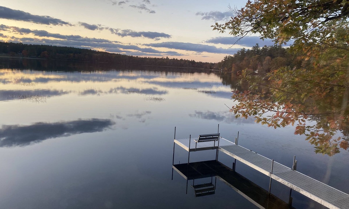West Poland House | Lakeside house with a separate bunkhouse
