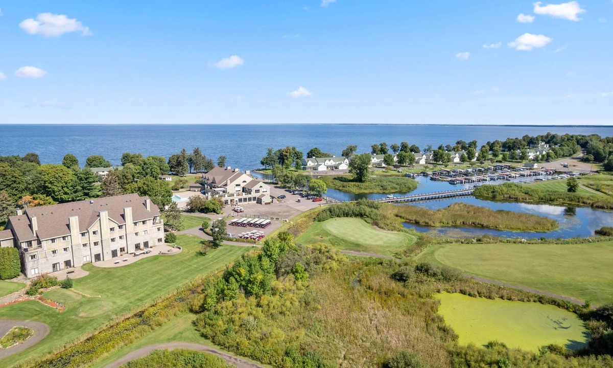 Onamia Condo | Lakeside Retreat Townhome w/Golf Views