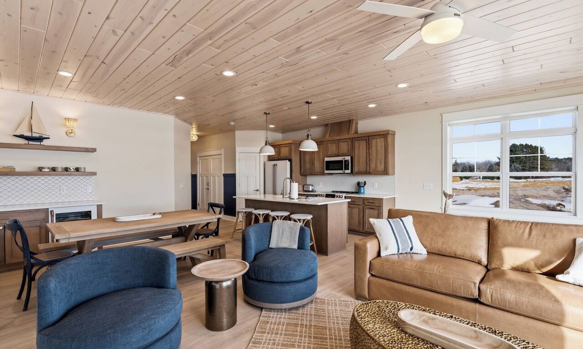 Garrison House | Lakeview 3-Unit Coastal Haven Sleeps 12
