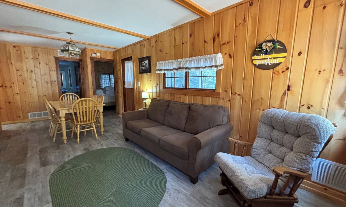 Hazelhurst Cabin | Lakeview Lodge {Cabin 8}