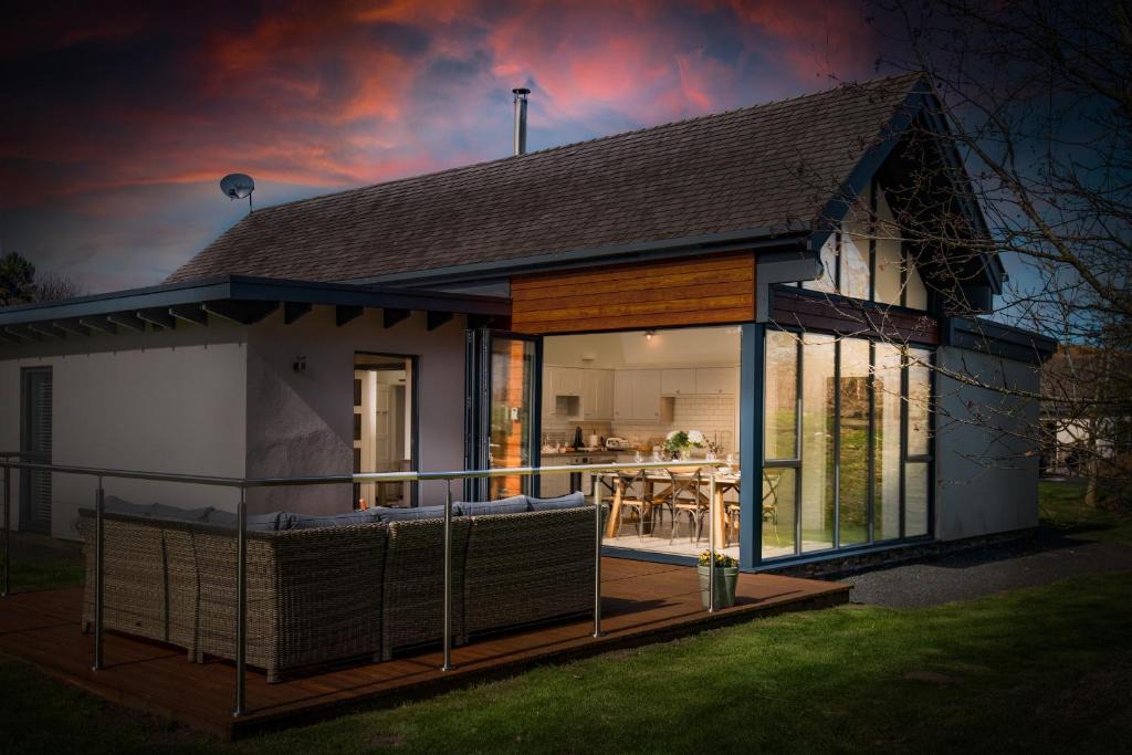 Bamburgh House | Lambs Lodge
