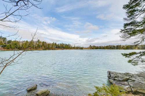 Lamoine House | Lamoine Cabin w/Deck ~ 16 Mi to Acadia Nat’l Park